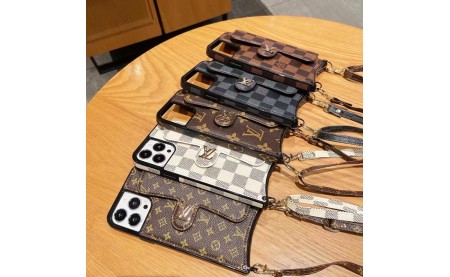 lady lv Louis Vuitton iphone 13 14 leather wallet case handbag style